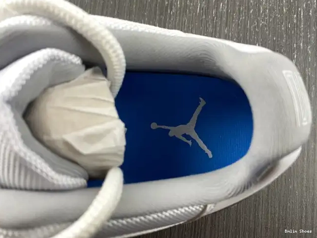 Bmlin 11 Low Grey Cement Jordan Air AV2187-140 0517
